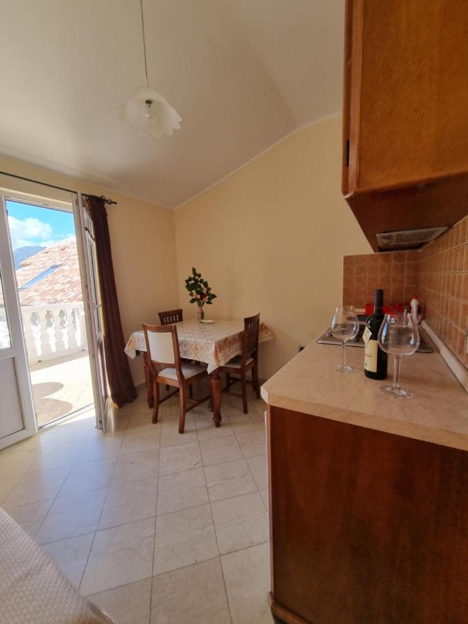 Lovely Apartment Jovan 3,With A View Of The Bay And Free Wi-Fi Kotor Exterior photo